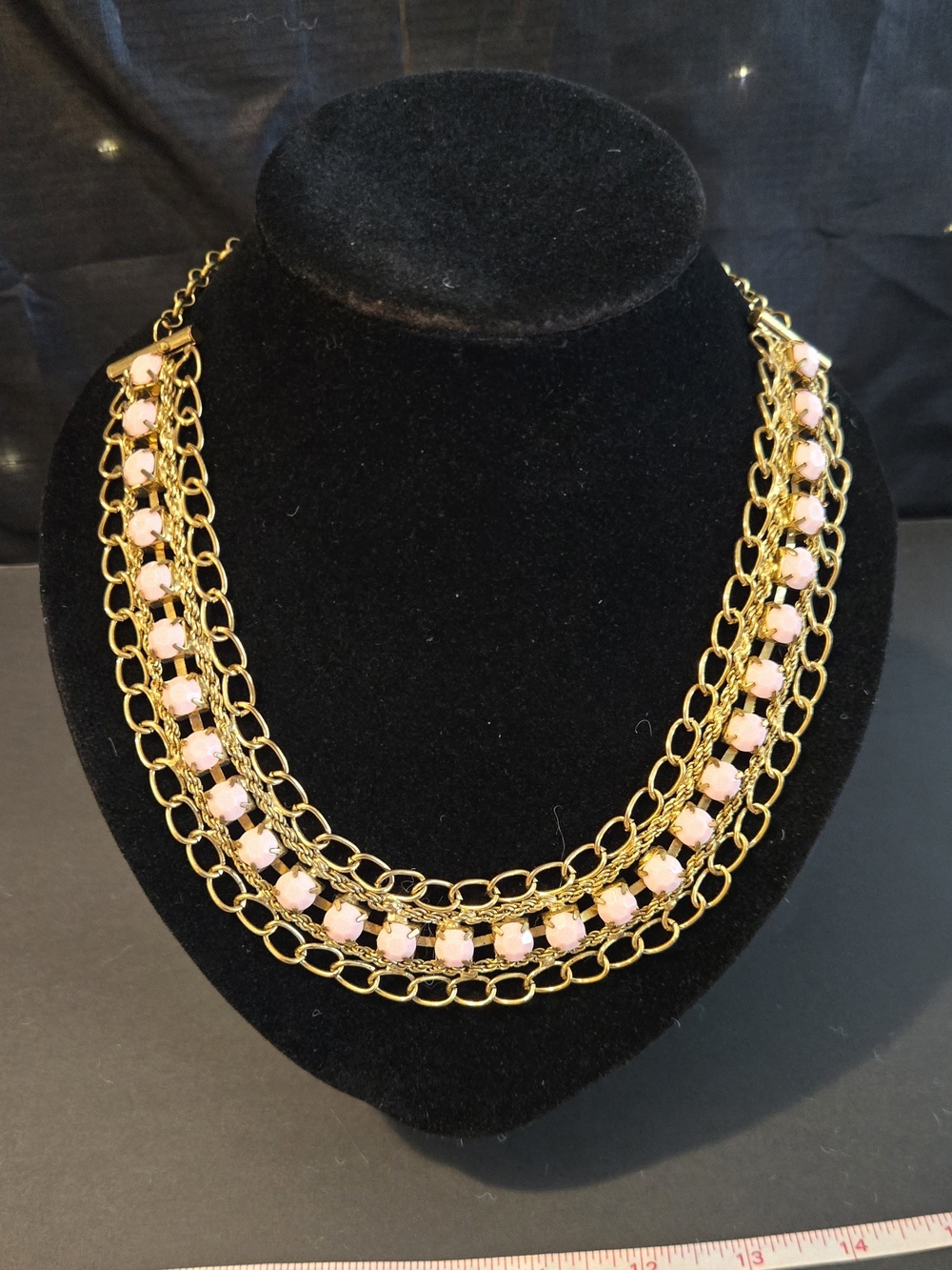 โจ Vintage Gold-Tone Chain Collar Necklace Pink Stones